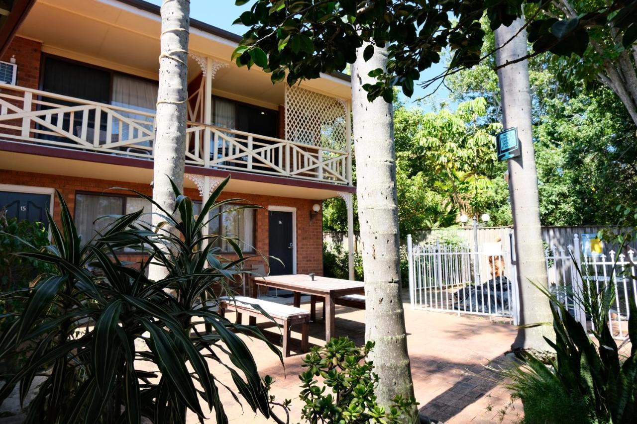 Sapphire Palms Motel Entrance Exteriör bild